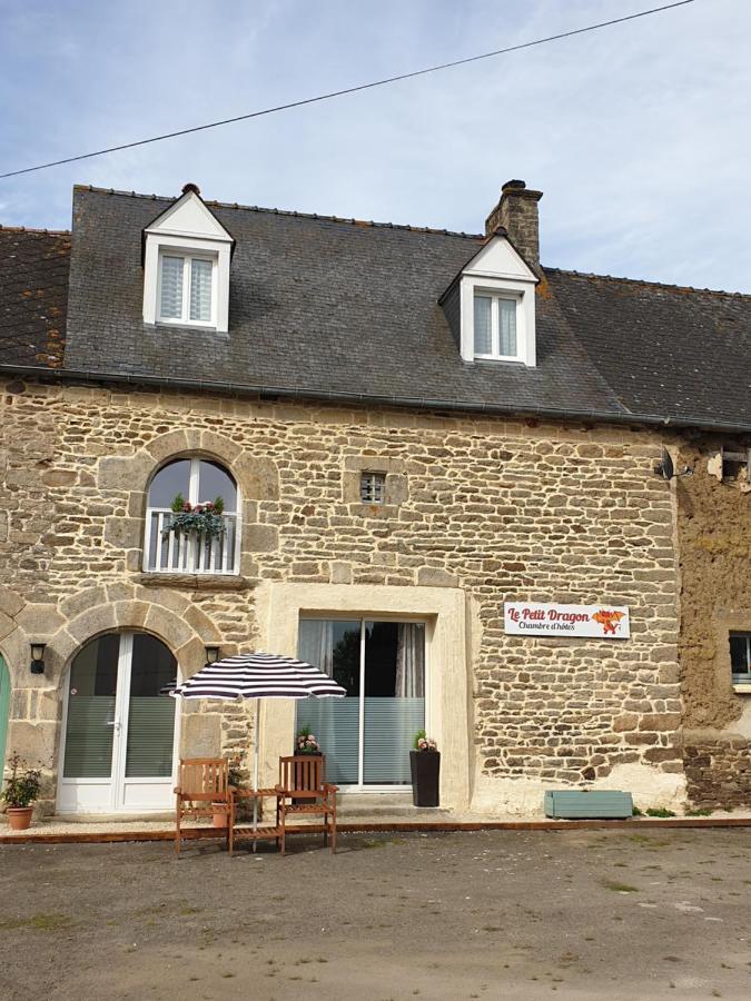 Le Petit Dragon Bed & Breakfast Plumaudan Eksteriør bilde